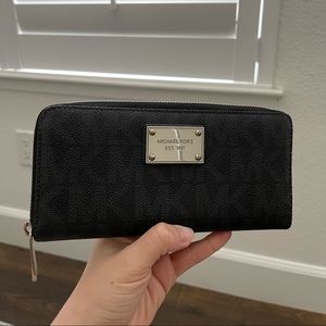 Michael Kors | Leather wallet